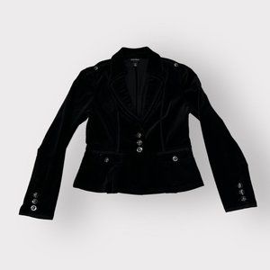 Black velvet fitted corporate goth/gothic academia blazer with ruffled collar.